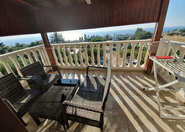 Joanna Sunset Apts Помос