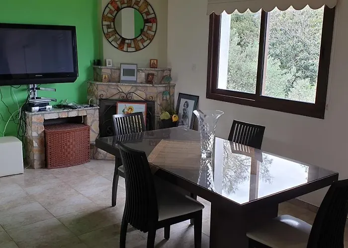 Joanna Sunset Apts Помос