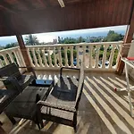 Joanna Sunset Apts Pomos