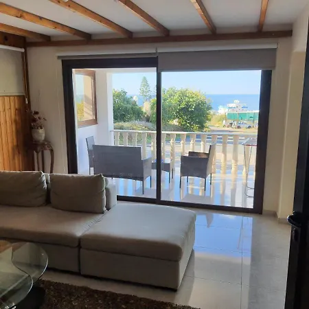 Joanna Sunset Apts بوموس