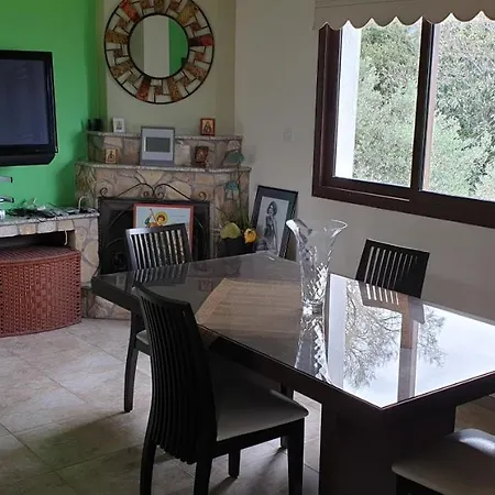 Joanna Sunset Apts Pomos