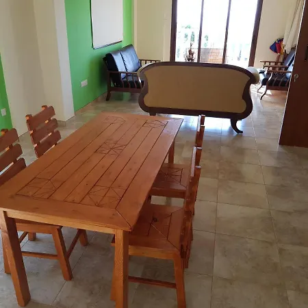 Joanna Sunset Apts * بوموس